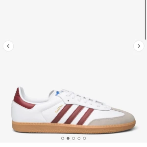 Adidas Samba skor - Adidas Samba sneakers med vinröda detaljer. Precis inköpta, använda två gånger. Storlek 37 1/3. ❣️❣️