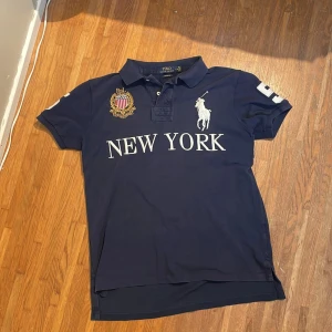 Cheif keef polo - Cheif keef Ralph lauren polo äkta. S/M Han på bilden är 178cm lång
