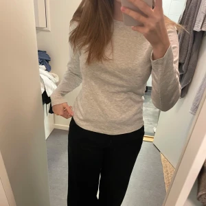 Grå långärmad topp - Passar mig som vanligtvis har S💕