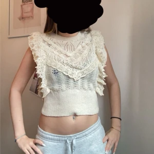 Zara topp - Stolek s (andvänd typ 5 gånger)  tror den e slutsåld vi kan diskutera priset 