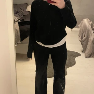 Kostymbyxor - Kostymbyxor från Nelly i storlek XS. Använda Max 5 gånger. 