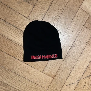 Iron maiden mössa - Aldrig använd, perfekt skick. 