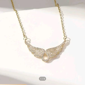 Halsband, vingar - Rostfritt stål, snyggt halsband  helt nya ❌️TRYCK INTE PÅ KÖP❌️ skriv innan,pris kan diskuteras