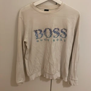 Hugo Boss - Bra skick den är använd få tal gånger men är nu för liten.  