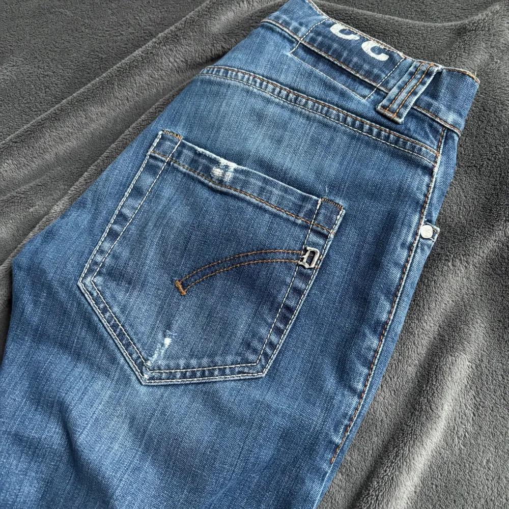 Dondups jeans i fint skick | W32 passar lite mindre 32-30 | fråga mått vid osäkerhet | fraktar spårbart med instabox📍. Jeans & Byxor.