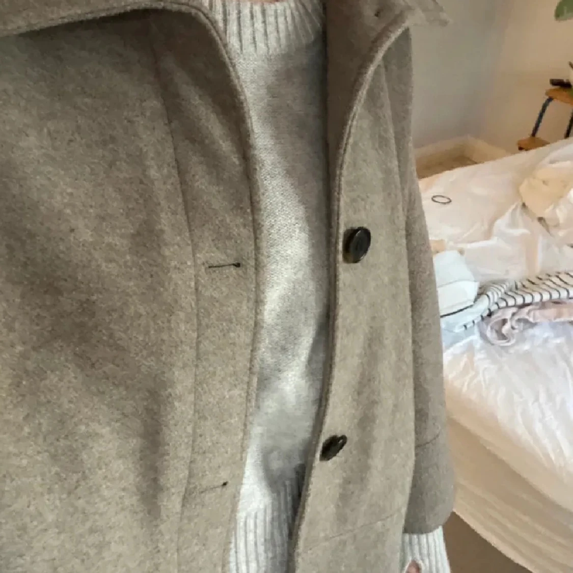 Beige kappa med knappar - 90