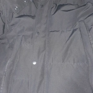 Canada goose jacka black label - Helt ny canada goose jacka black label använd endast 2 gånger