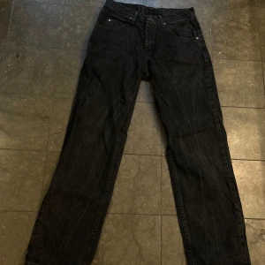 Wrangler Jeans - Raka Wrangler Jeans med Snygg Wash 