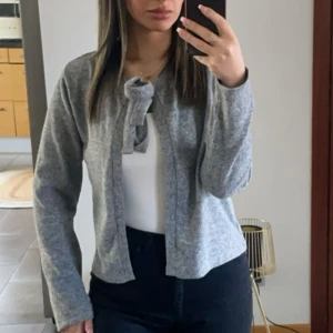 Kofta med knut - Mysig och söt. Använd enstaka gånger 