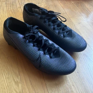 Mercurial fotbollskor  - Okej skick