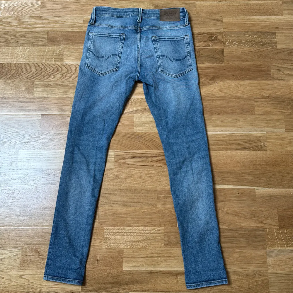 Ett par snygga jeans från Jack & Jones  I storlek W29 L30. Jeans & Byxor.