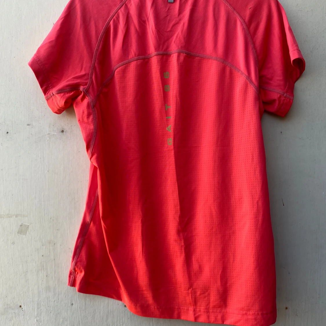 Röd kortärmad t-shirt från Salming - 90