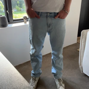 HM jeans  - HM jeans - storlek 32/32 - skick 7/10 