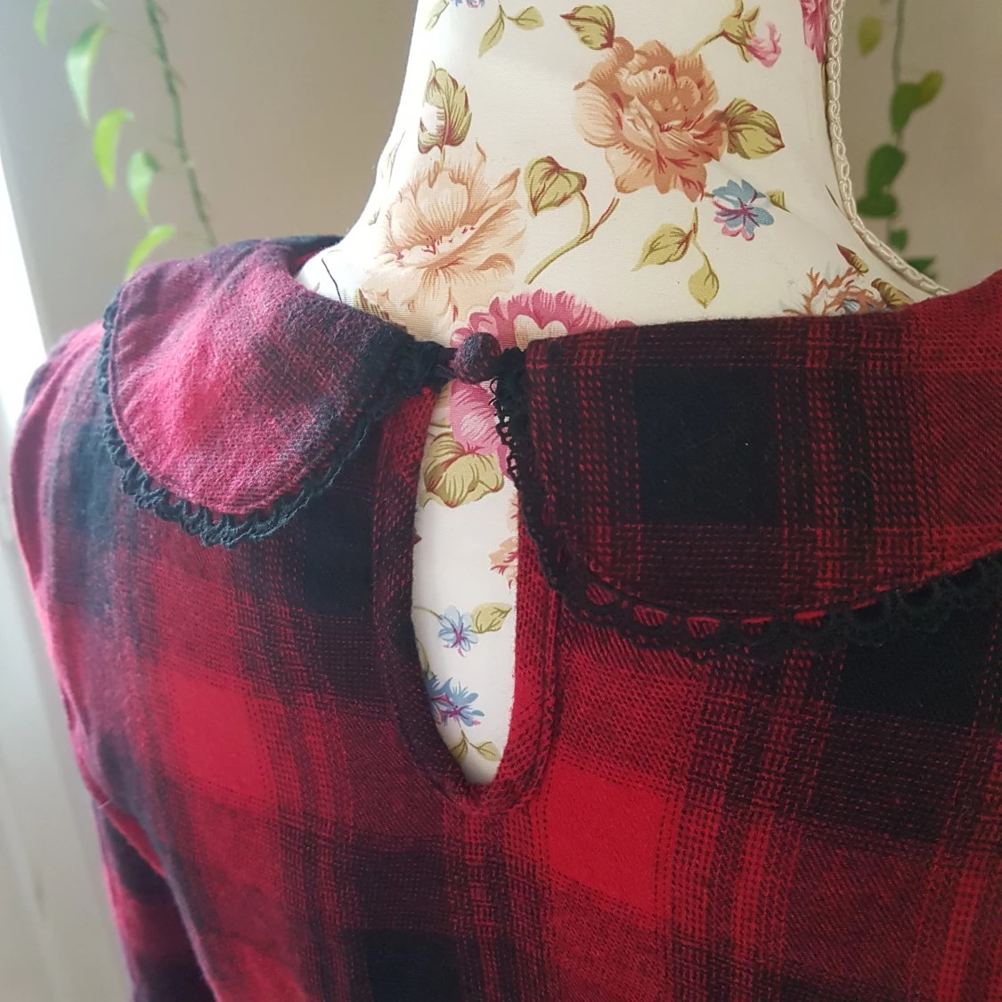 Flanellblus/-tröja med krage & picot - 92