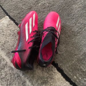Adidas portals fotbollskor strl44 - skick:9,5/10 storlek:44 skicka prisförslag eftersom priset kan diskuteras/sänkas