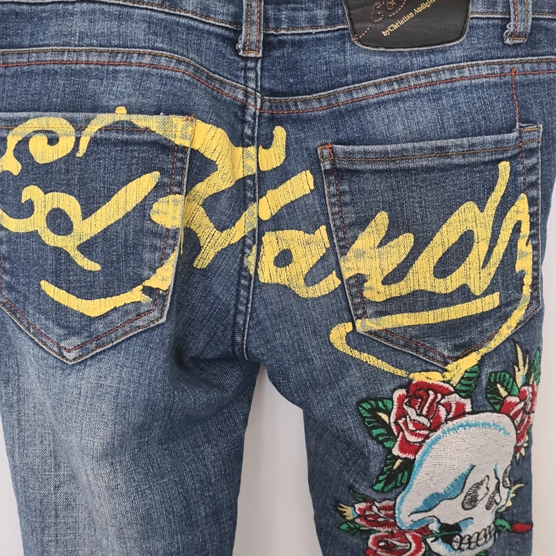 Lågmidjade y2k ed hardy jeans