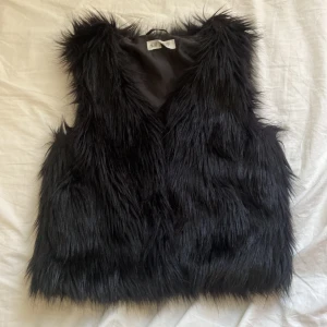Päls väst?💞 - Fin, kommer ej till användning, bra skick. Köptes second hand!💕