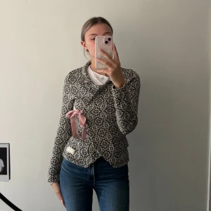 Odd Molly kofta - Kommer inte till användning, är i jätte fint skick! Storlek är 0 men skulle säga det motsvarar en Xs/S