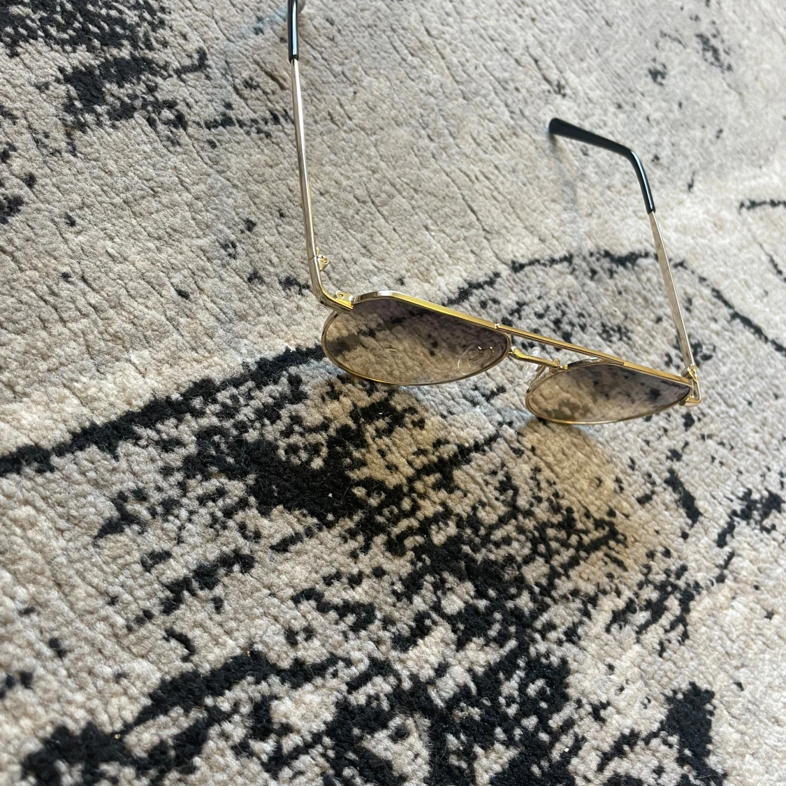 Säljer ett par Solglasögon - 90