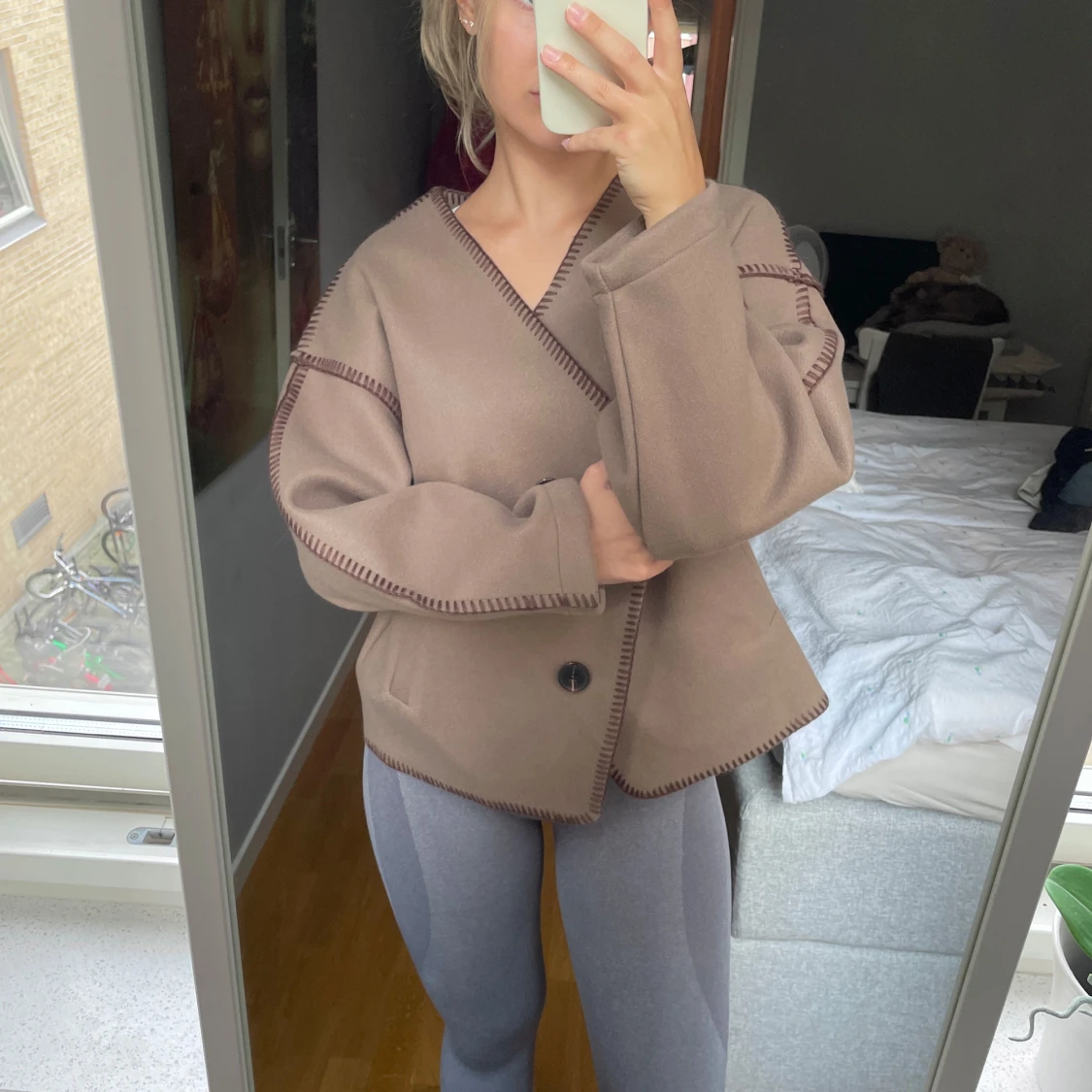 Brun kort kappa - 90