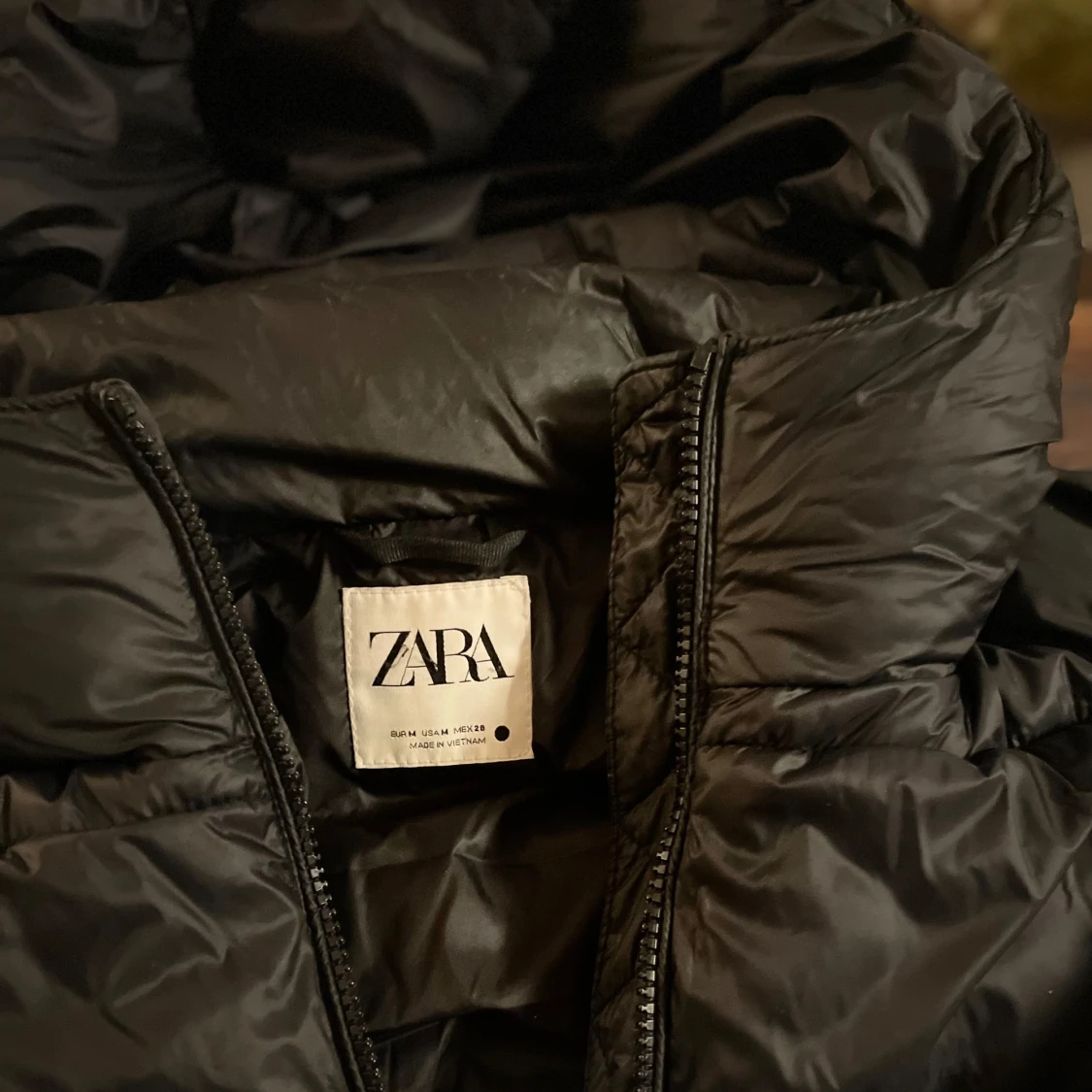 Svart pufferjacka från Zara - 90