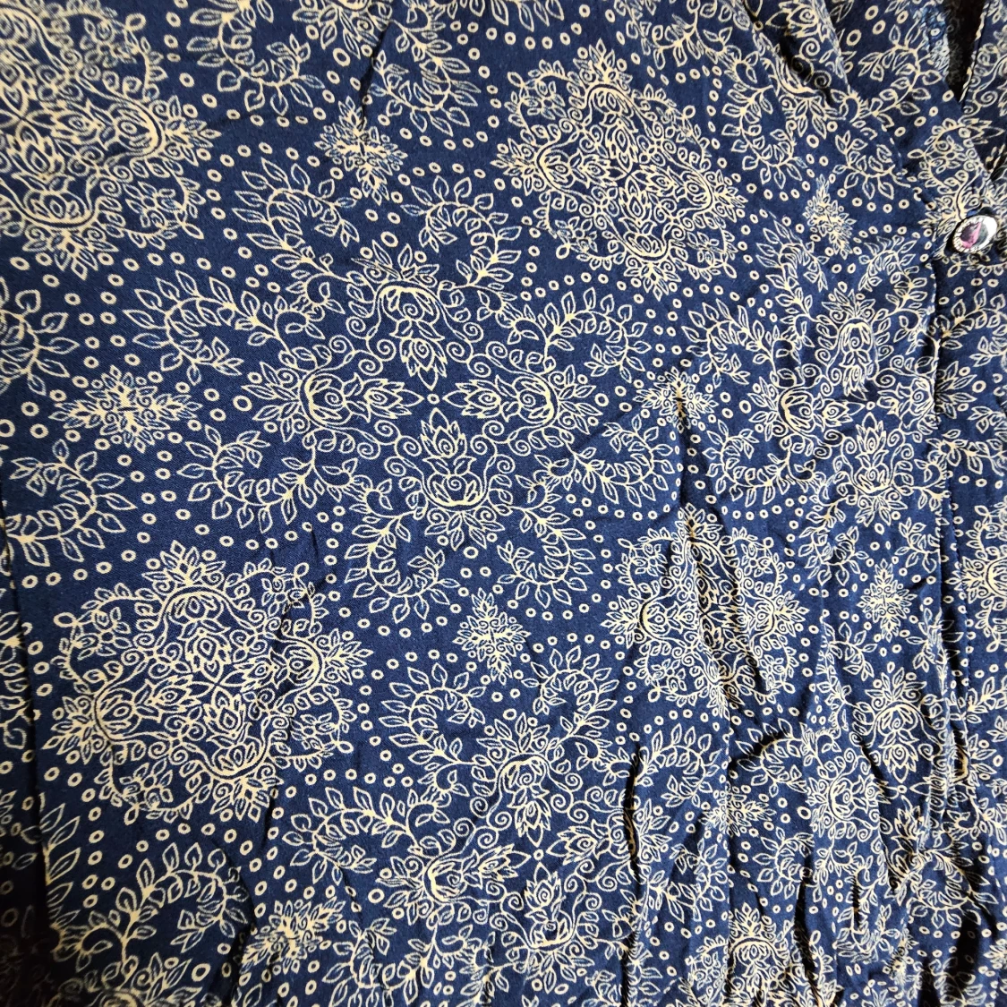 Blå och orange blus i abstrakt mönster - 90