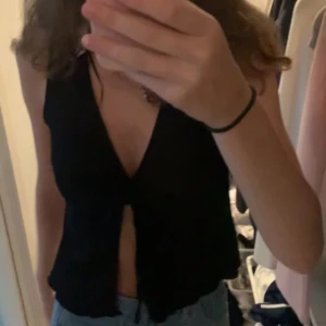 Svart tröja  - Fin att ha över tex linnen Djur finns i hemmet