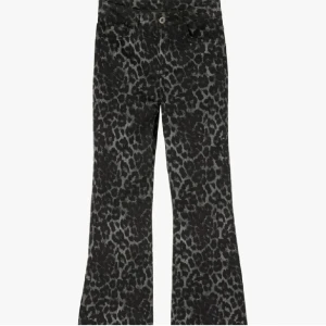 Calzedonia leopard  - Leopard jeans från calzedonia i stl M! Knappt aldrig använda 💕 