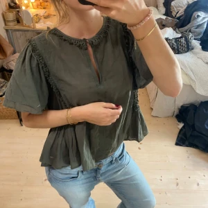 Blus - SUPER snygg blus💕💕 i jätte bra kvalitet 