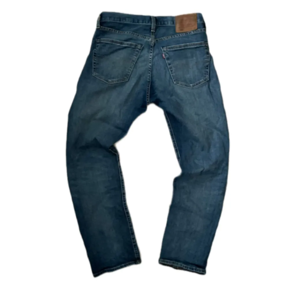 Riktigt feta Levis 501s. Väldigt härlig wash och distressing. W31/L32 superbra skick.  Kontakta för mer info. ➕➕➕. Jeans & Byxor.