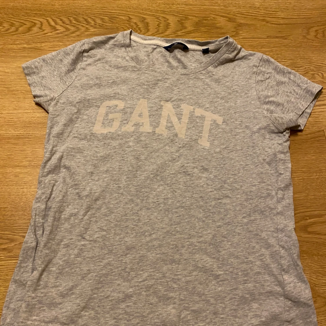 Grå t-shirt från GANT