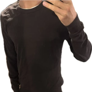 Sweatshirt från VOLT i 100% merino ull - Köpt från VOLT för 1199:- | Storleken är M, sitter mer som ett mellanting mellan S & M. 