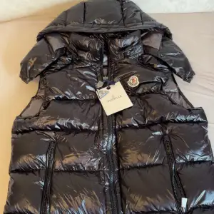 Moncler, nylon down vest Cond:10/10 Storlek:M Möts i Göteborg eller fraktas 