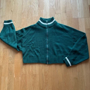 Tjocktröja med dragkedja  - Storlek S Magtröja 