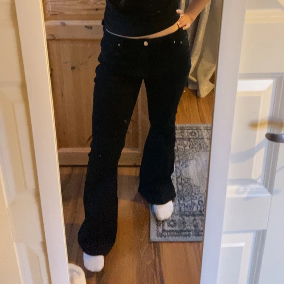 Svarta bootcut jeans - 90