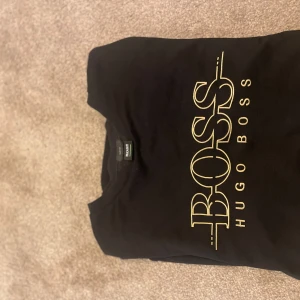 Hugo boss tröja - Storlek S.