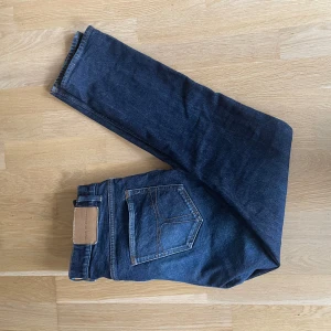 Tiger of sweden jeans - Ett par fina tiger of sweden jeans med model pistolero. Inga tecken på användning. Nypris kostar dem runt 1600 på Care of Carl. 