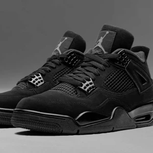 Blackcats - Säljer ett par svarta Nike Air Jordans! Använda sparsamt, priset kan diskuteras! 