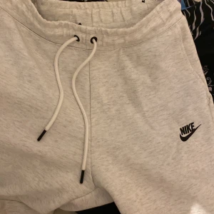 nike byxor - Fina och super sköna, inga märken elr något som e sönder