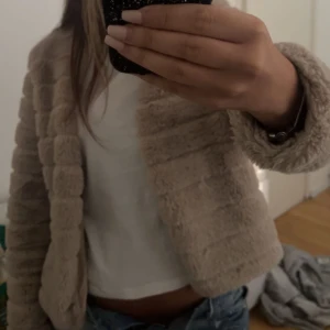 fluff jacka  - 💓💓