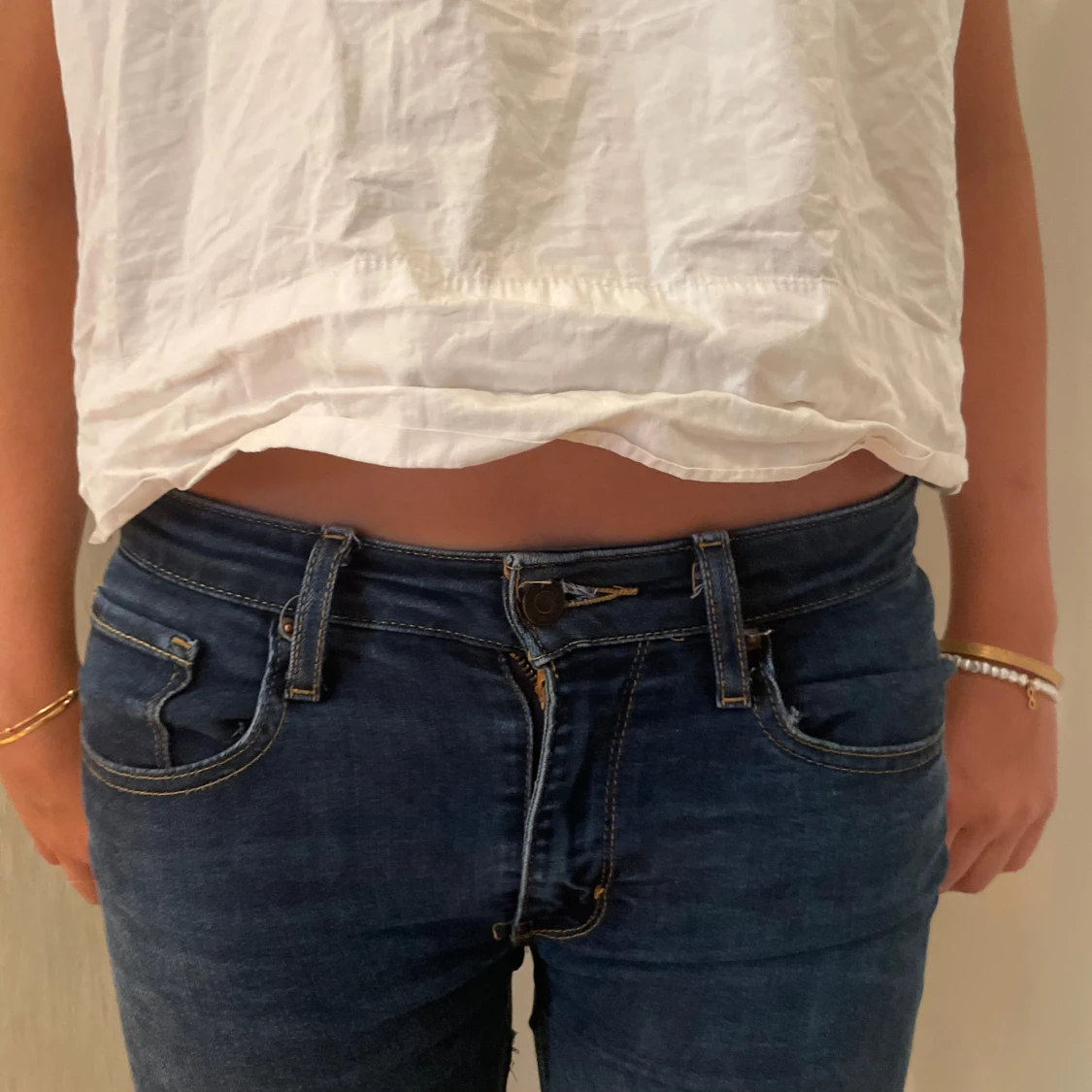 Lågmidjade mörkblå Levis jeans - 92