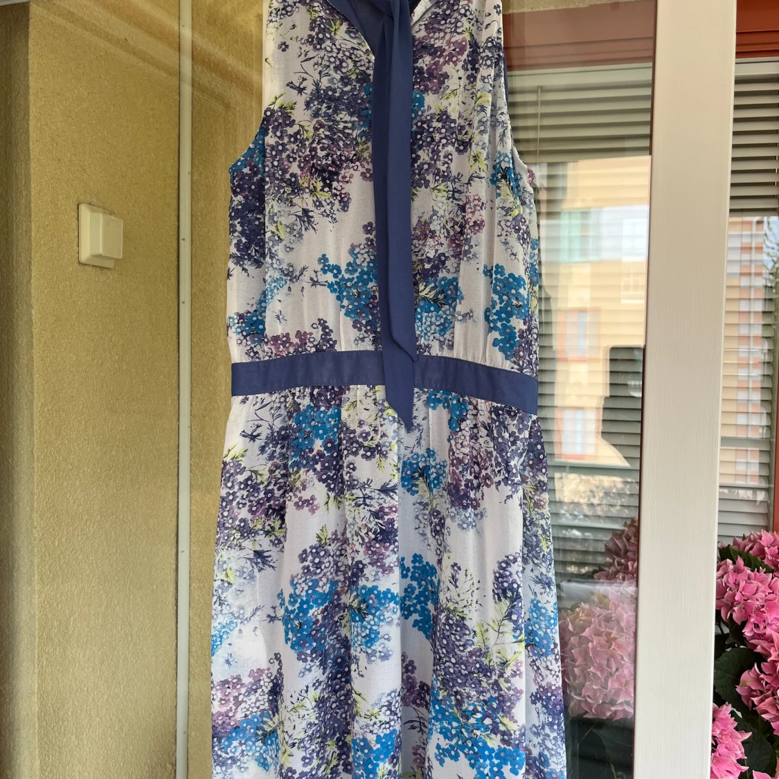 Blommig klänning från Esprit - 2