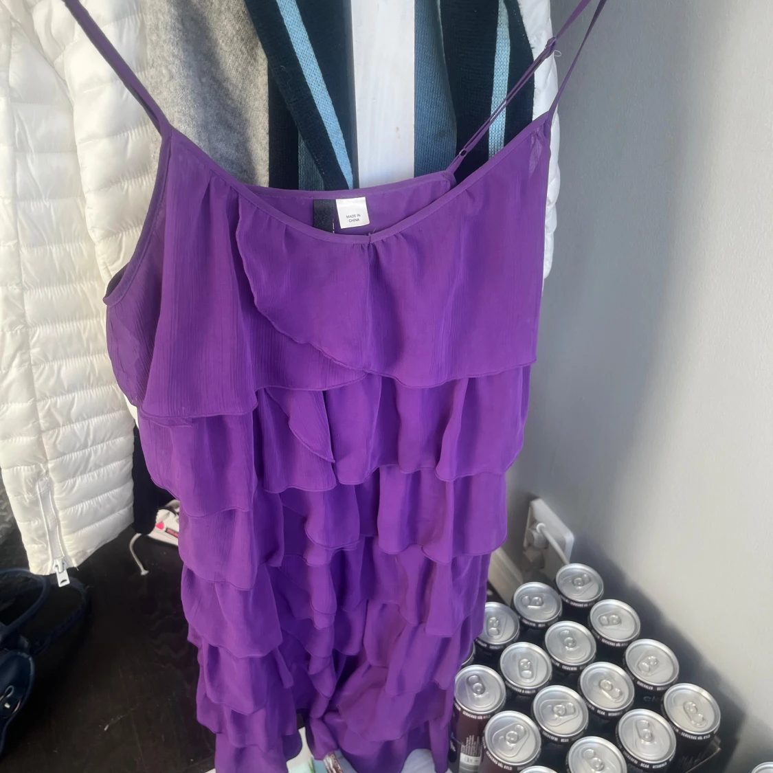 Lila volangklänning