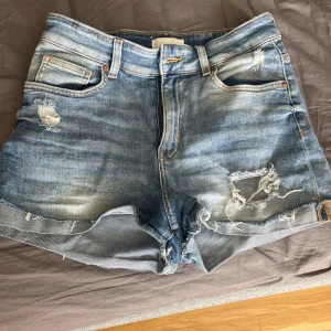 Hm - Säljer dessa shorts från hm pågrund av att dom är för stora ❤️