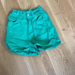 Gröna shorts  - Fina gröna shorts i bra skick