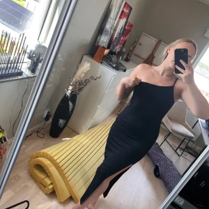 Svart klänning från Nakd  - Svart klänning från Nakd 34 