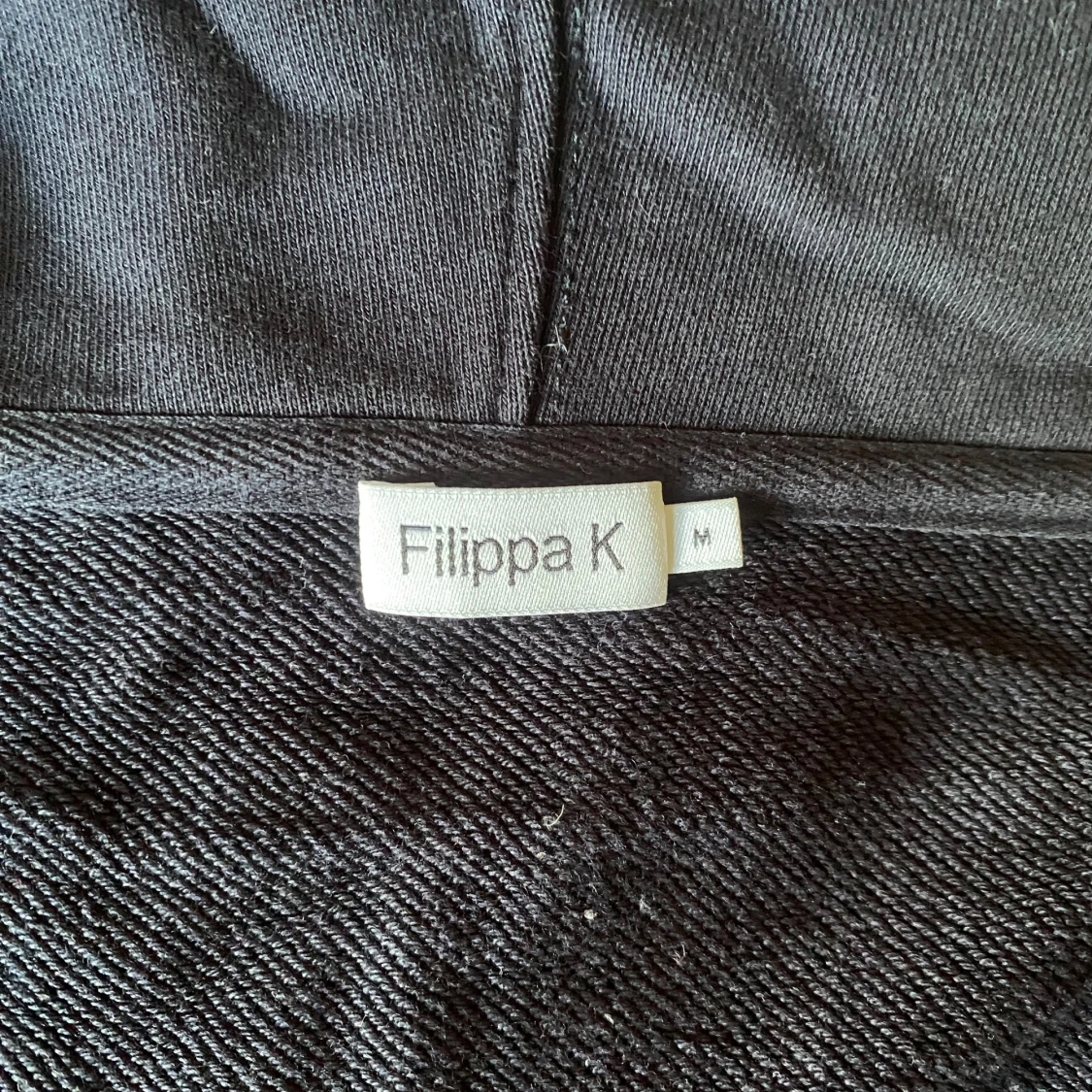 Blå zip hoodie från Filippa K - 91