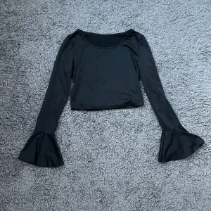 Långärmad topp - Köpt på vinted, men har aldrig kommit till användning 