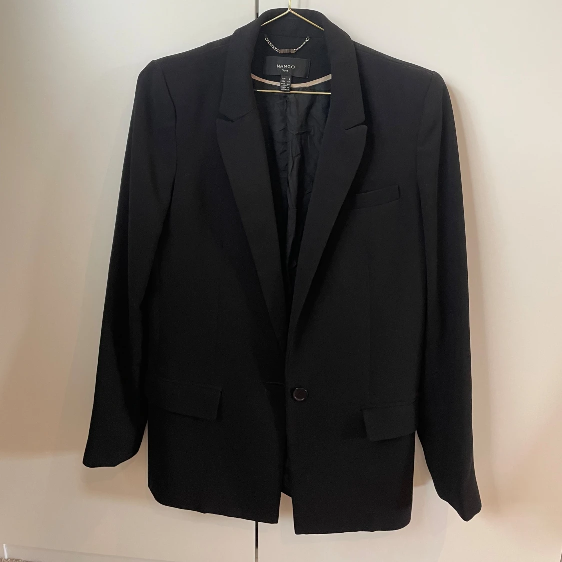 Svart kavaj från Mango