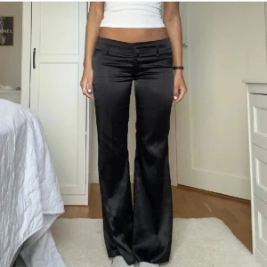 Satinbyxor - Säljer dessa ursnygga satinbyxor! 😍⭐️